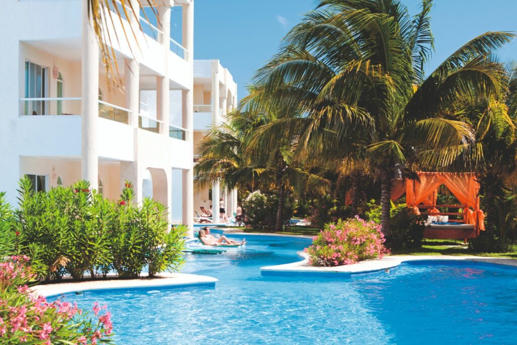 Swim up pool at El Dorado Casitas Royale in Mexico