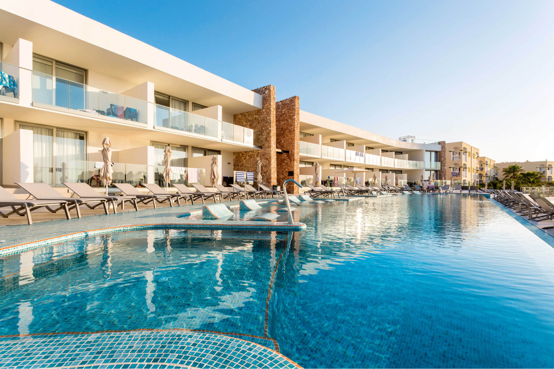 TUI BLUE Aura Hotel, Holiday Hypermarket