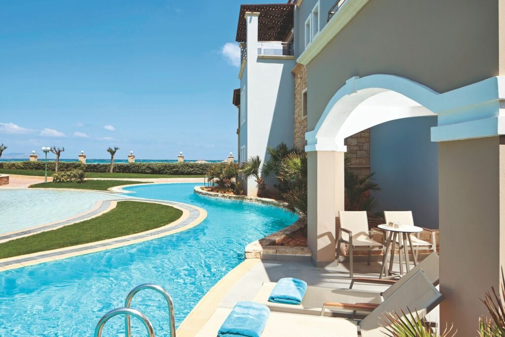 TUI BLUE Atlantica Caldera Palace Swim up rooms